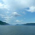 Ferry a lo lejos, sobre el Fjord