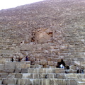  Base de la piramide de Khufu (Kufu, Keops), fachada norte