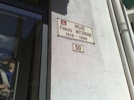 Calle Francois Miterrand