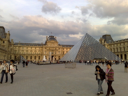 Piramide y el museo